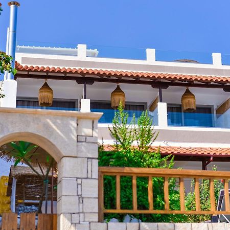 Laia Seafront Luxury Apartments Agia Pelagia Eksteriør bilde