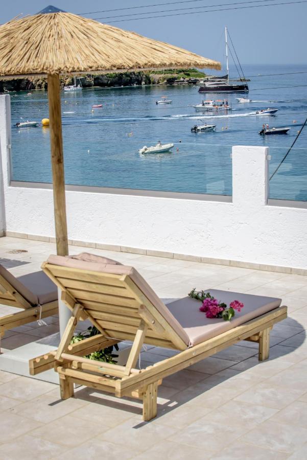 Laia Seafront Luxury Apartments Agia Pelagia Eksteriør bilde