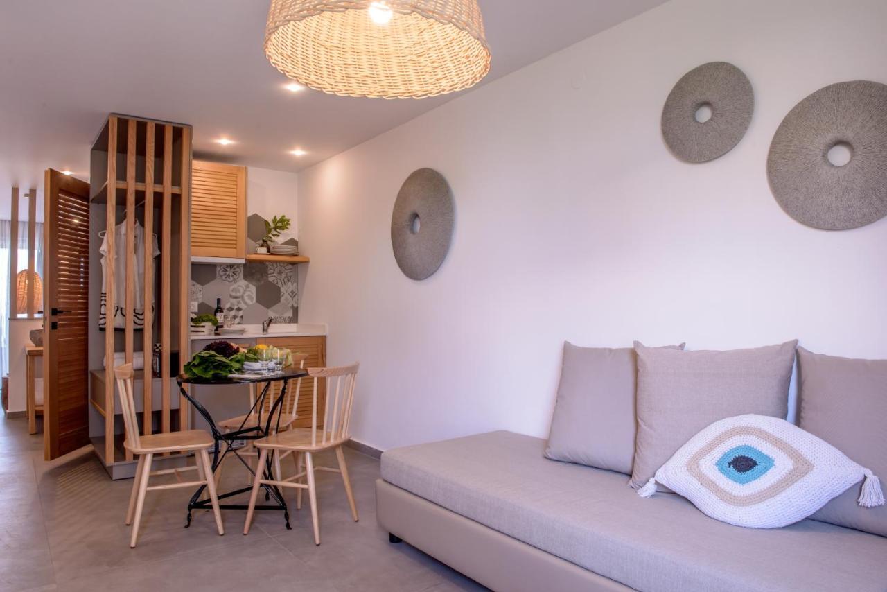 Laia Seafront Luxury Apartments Agia Pelagia Eksteriør bilde