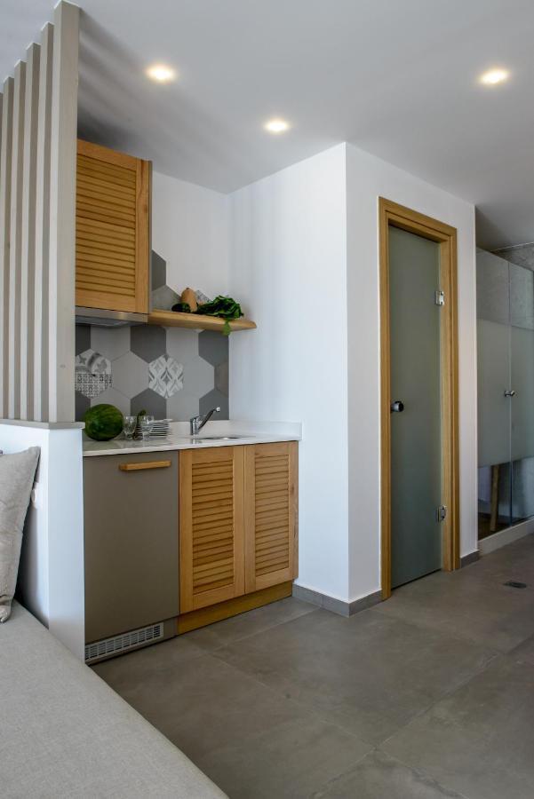 Laia Seafront Luxury Apartments Agia Pelagia Eksteriør bilde